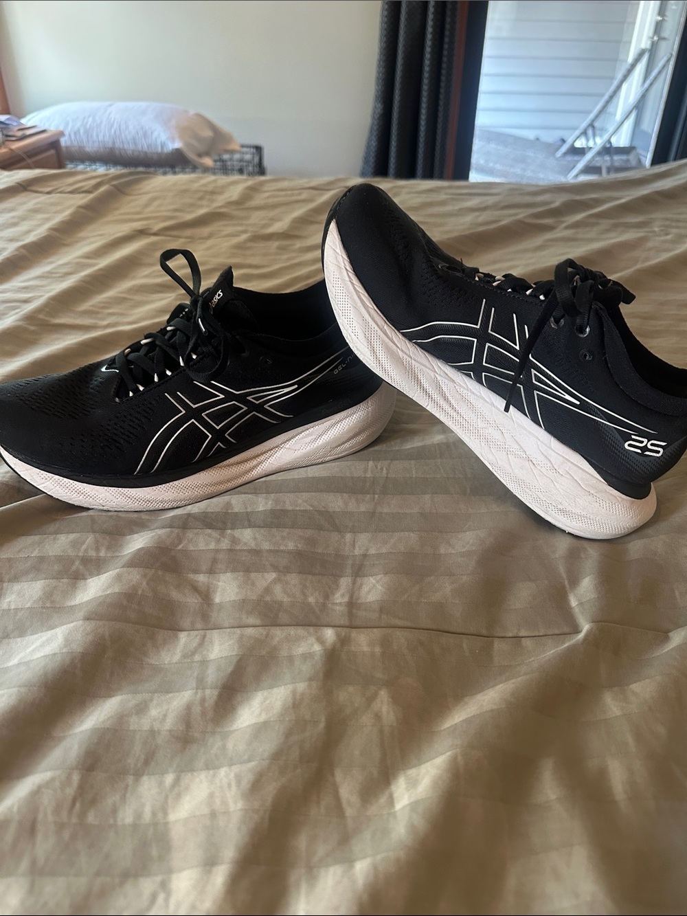 Asics Gel Nimbus 25 Black & White Performance Running Shoes